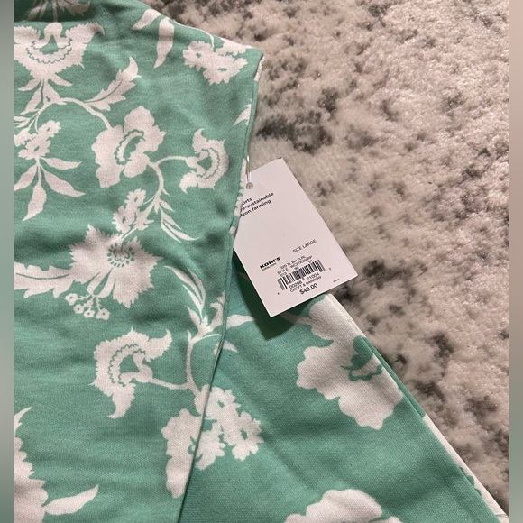 Croft & Barrow Women’s Quarter Zip - Picture 2 of 5